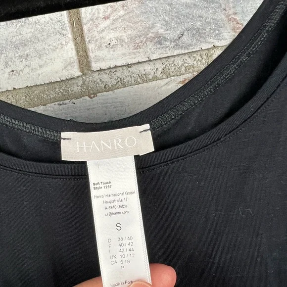 Hanro | Black and White Tanks - Picture 9 of 14